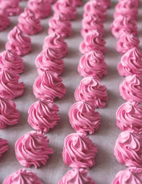 Ev yapımı çilekli hatmi tatlı Raws. İmalat 