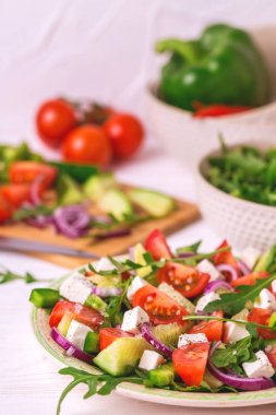 Geleneksel Bulgar Shopski taze sebze ve salata fe