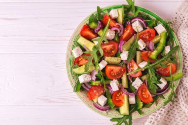 Geleneksel Bulgar Shopski taze sebze ve salata fe