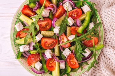 Geleneksel Bulgar Shopski taze sebze ve salata fe