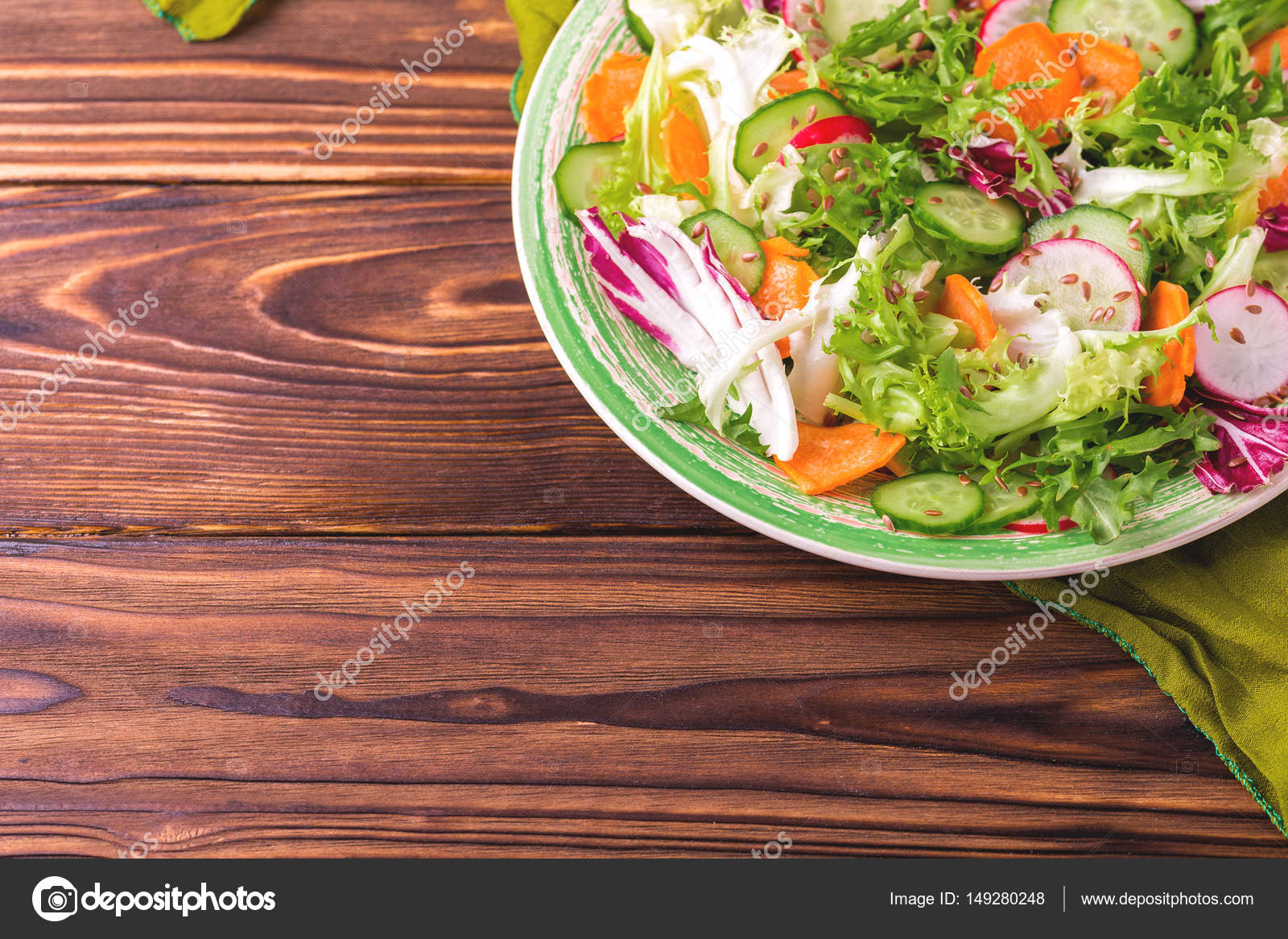 Taze Baharatlı Bahçe Salatası Taze Baharatlı Bahçe Salatası