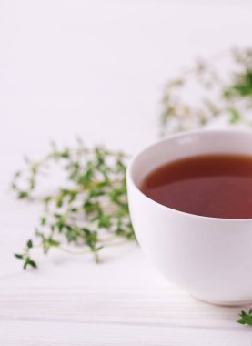 Kekik bitkisel çay. Sağlıklı içecek. Alternatif Tıp