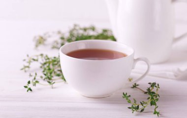 Kekik bitkisel çay. Sağlıklı içecek. Alternatif Tıp