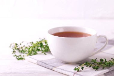 Kekik bitkisel çay. Sağlıklı içecek. Alternatif Tıp