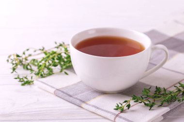 Kekik bitkisel çay. Sağlıklı içecek. Alternatif Tıp