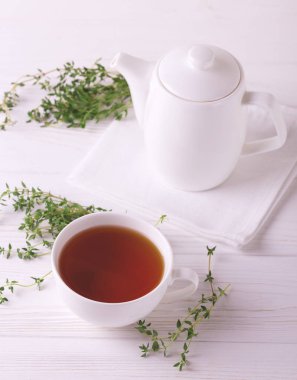 Kekik bitkisel çay. Sağlıklı içecek. Alternatif Tıp