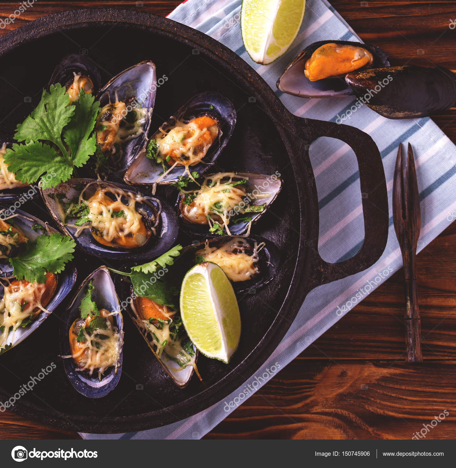 Black Wrought Iron Oyster Shell