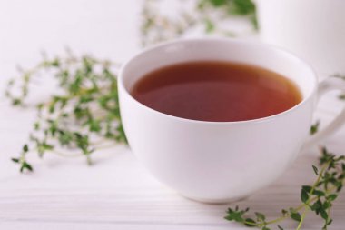 Kekik bitkisel çay. Sağlıklı içecek. Alternatif Tıp