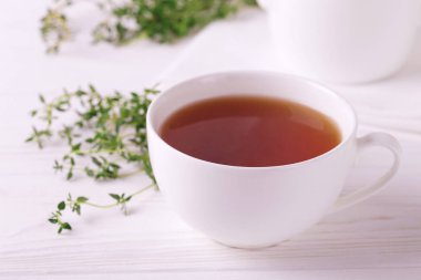 Kekik bitkisel çay. Sağlıklı içecek. Alternatif Tıp