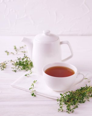 Kekik bitkisel çay. Sağlıklı içecek. Alternatif Tıp