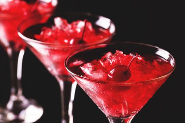 Çilek daiquiri kokteyl limon, çilek, kiraz ve m