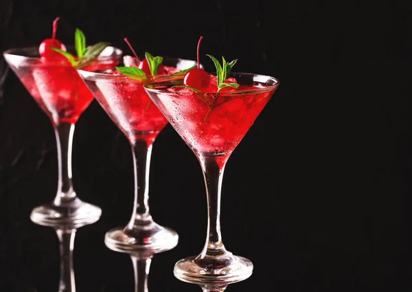 Strawberry daiquiri cocktail with lime, strawberry, cherry and m — Stock Photo, Image