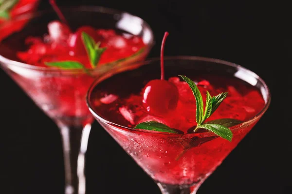 Strawberry daiquiri cocktail with lime, strawberry, cherry and m — Stock Photo, Image