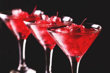 Çilek daiquiri kokteyl limon, çilek, kiraz ve m