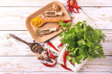 Hint Asya baharat ve otlar. Boşaltmak. Üstten Görünüm