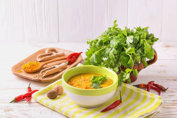Masoor dal - индийский чечевичный кремовый суп. Кхатти, Карри Хайдарабади — стоковое фото