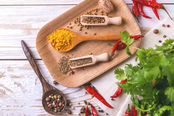 Hint Asya baharat ve otlar. Boşaltmak. Üstten Görünüm