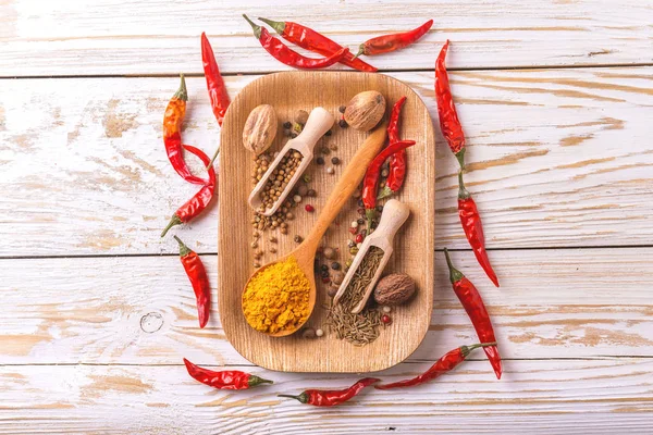 Hint Asya baharat ve otlar. Boşaltmak. Üstten Görünüm