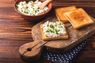 Keçi krem peynir sos yeşil soğan ile daldırma