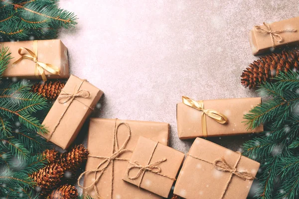 Noel arka plan. Süsleme ve el sanatları Hediyelik kutu — Stok fotoğraf
