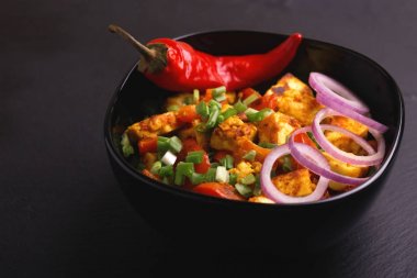  Hint Mutfak. Paneer Tikka Kabab. Asya salata. Üstten Görünüm