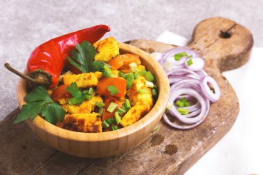  Hint Mutfak. Paneer Tikka Kabab. Asya salata. Yatay vie