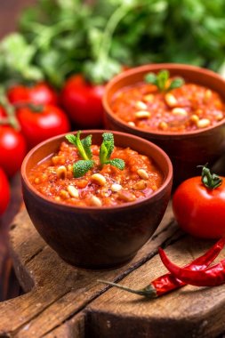 Hint domates Rasam mercimek, nane, kişniş ve kaju