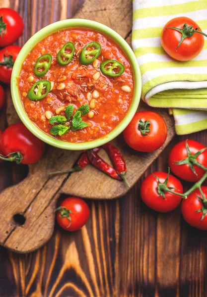 Indian Tomato Rasam with lentil, mint, cilantro and cashew — Stock Photo, Image