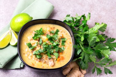 Hint Mulligatawny çorba, mercimek, maydanoz. Boşaltmak, üst VI