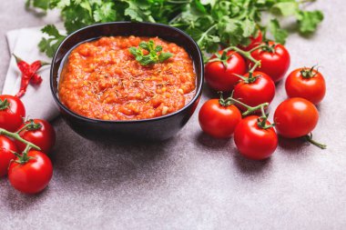 Hint domates Rasam mercimek, nane, kişniş ve kaju