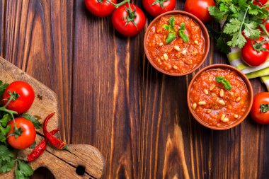 Hint domates Rasam mercimek, nane, kişniş ve kaju