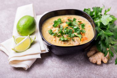 Hint Mulligatawny çorba, mercimek, maydanoz. Boşaltmak, horizo