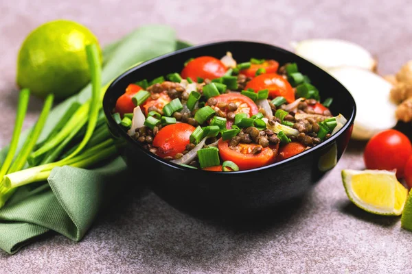 Indiai lencse saláta veggies. Egészséges ételek, vegetáriánus és v — Stock Fotó