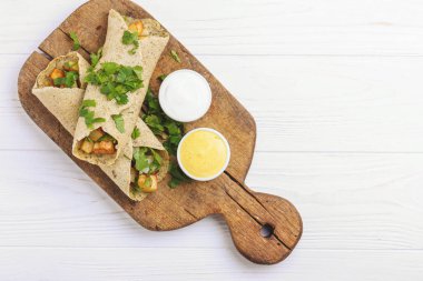 Vejetaryen masala dosa patates, Hint turşusu ile sambar sos