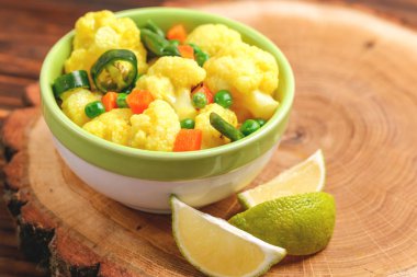 Hint vejetaryen körili sebze kavurma. Boşaltmak, yatay v