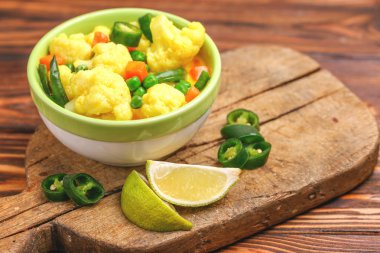 Hint vejetaryen körili sebze kavurma. Boşaltmak, yatay v