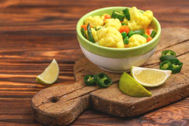 Hint vejetaryen körili sebze kavurma. Boşaltmak, yatay v