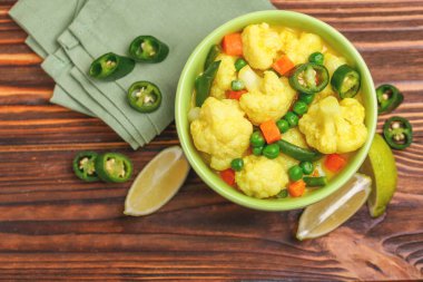 Hint vejetaryen körili sebze kavurma. Boşaltmak, üstten görünüm