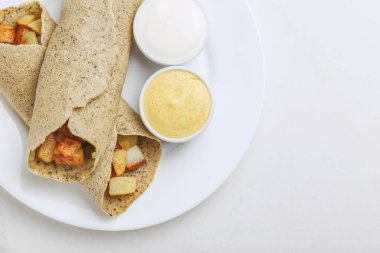 Vejetaryen masala dosa patates, Hint turşusu ile sambar sos