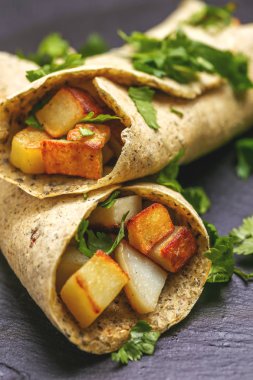 Vejetaryen masala dosa patates, Hint turşusu ile sambar sos