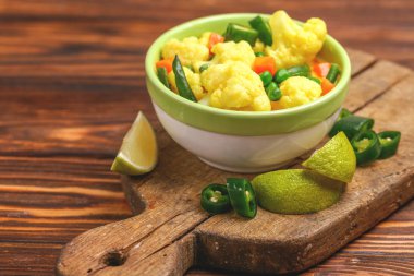 Hint vejetaryen körili sebze kavurma. Boşaltmak, yatay v