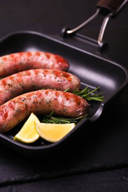 Demir ızgara Pan limonlu ızgara sosis