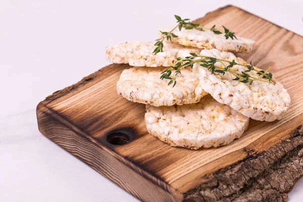 Pasteles Arroz Con Tomillo Sobre Fondo Blanco — Foto de Stock