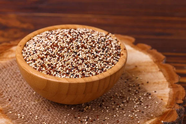 Misture Grãos Quinoa Vermelhos Pretos Brancos Superalimentos Dieta Conceito Dieta — Fotografia de Stock