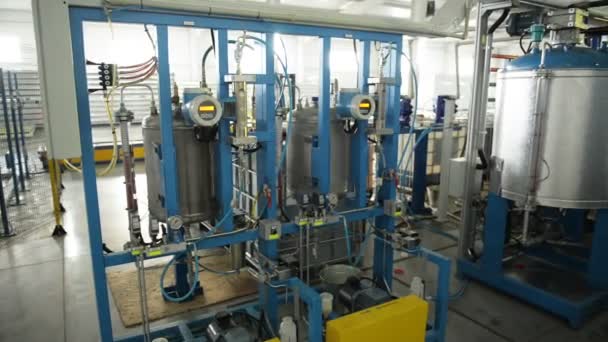 Instalação de fabrico. Sistema de formação de espuma de poliuretano . — Vídeo de Stock