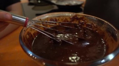 Çikolata hamuru yakın.