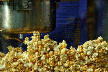 Cihazın patlamış mısır üretimi için.