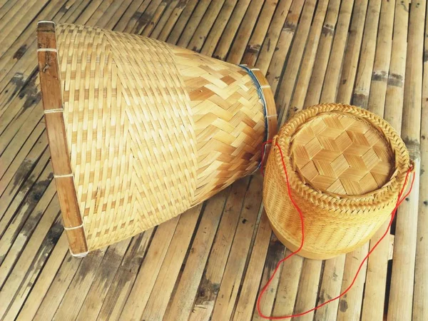 Pirinç vapur ve ahşap pirinç kutusu yapışkan pirinç (kratib) için vintage modunda dokuma ahşap