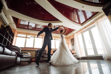 Gelin ve damat, düğün günü