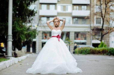 Düğün sabah dövmeli güzel gelin